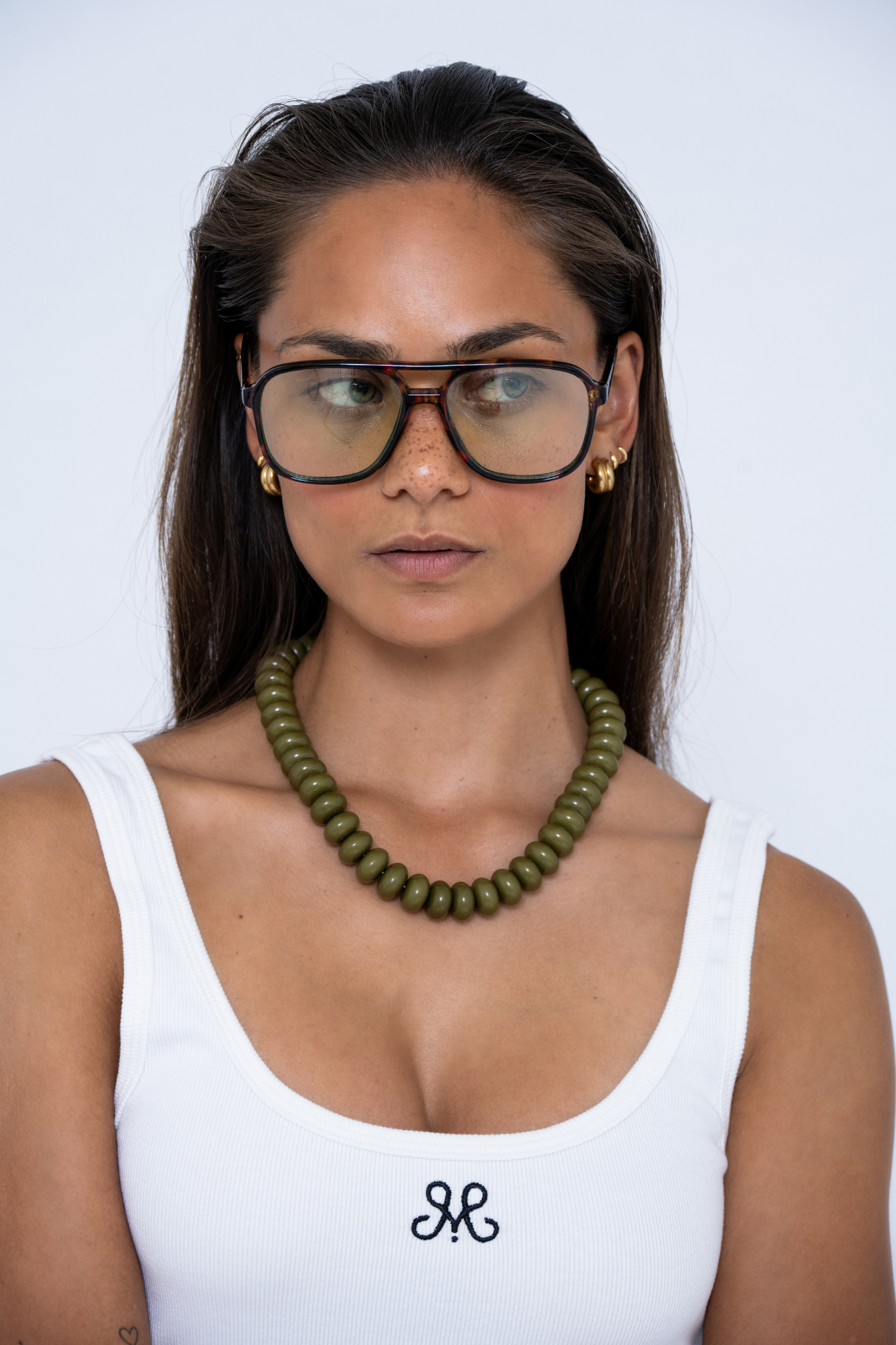 BEADED NECKLACE OLIVE GREEN