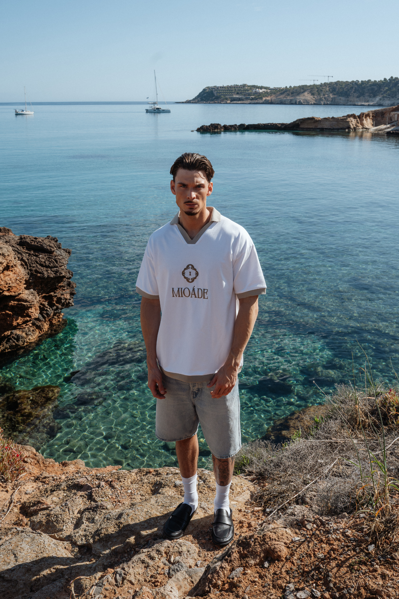 EMBLEM POLO T-SHIRT WHITE