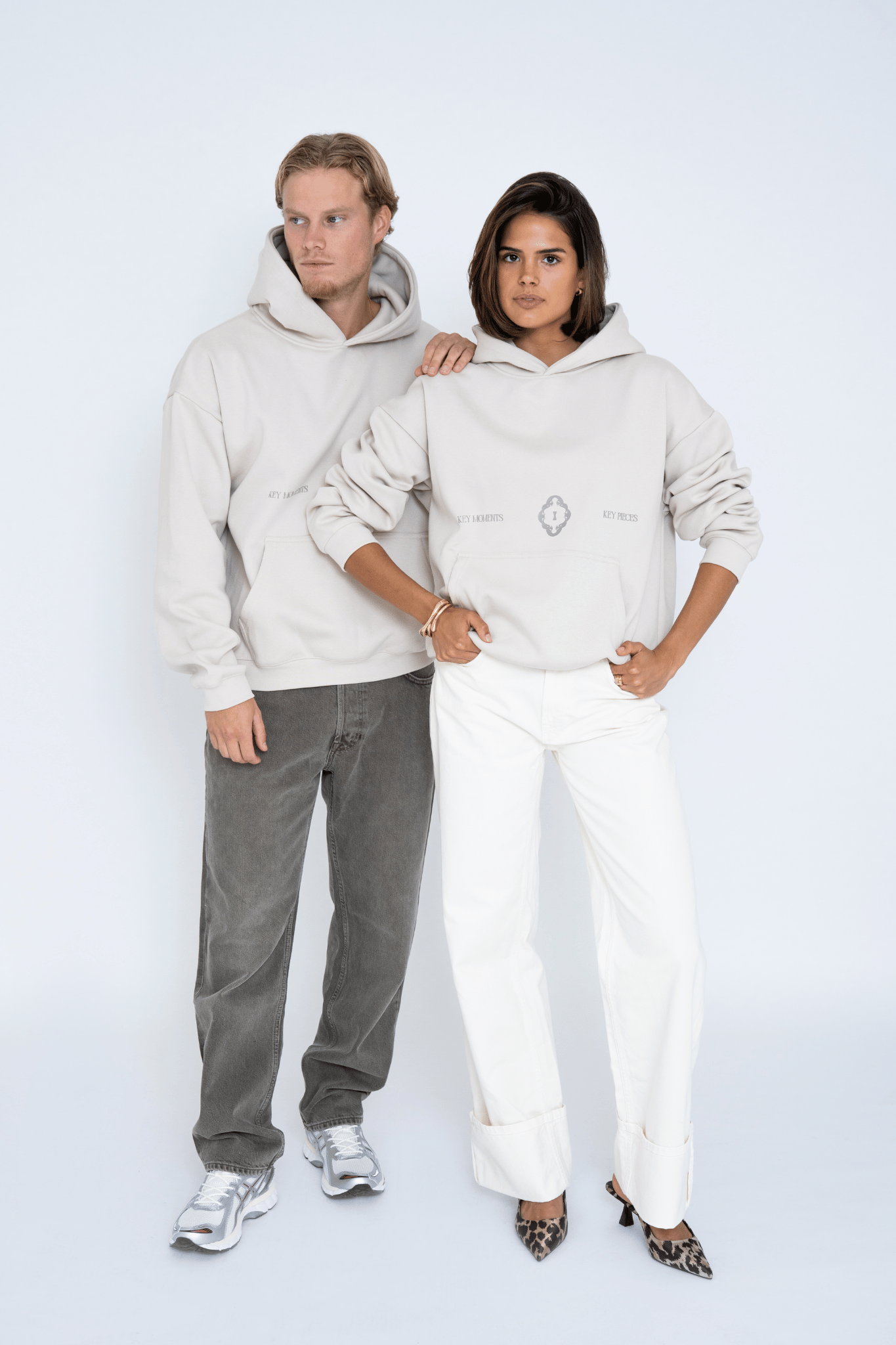 KEY MOMENTS HOODIE BEIGE