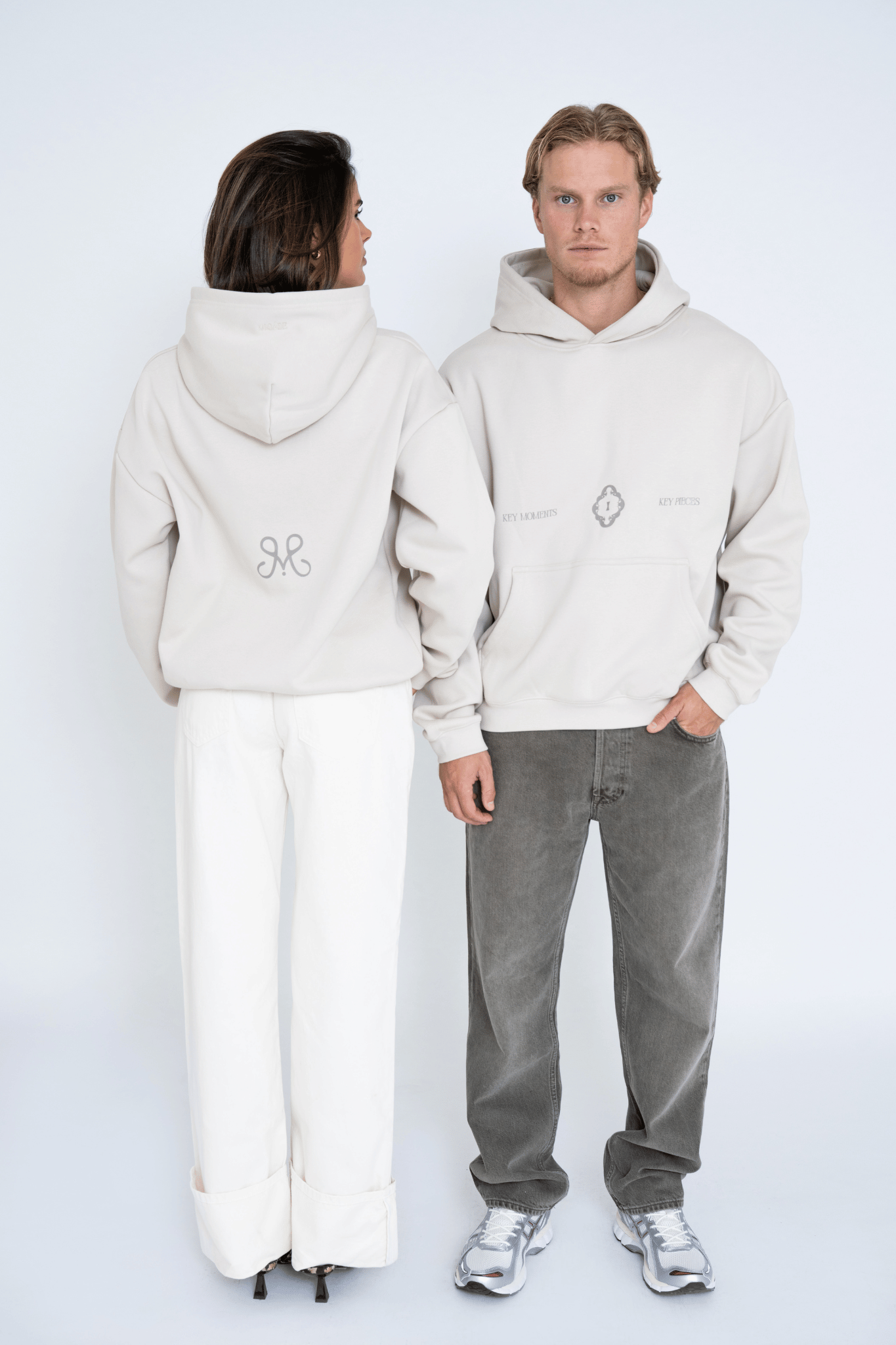 KEY MOMENTS HOODIE BEIGE