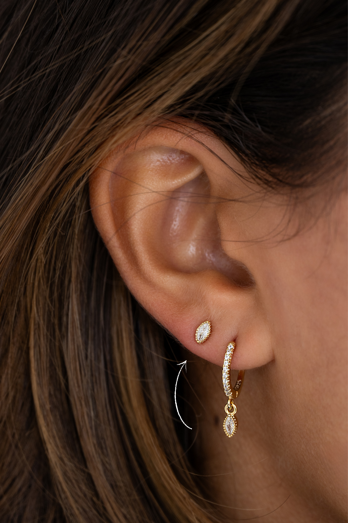 STUD EARRING
