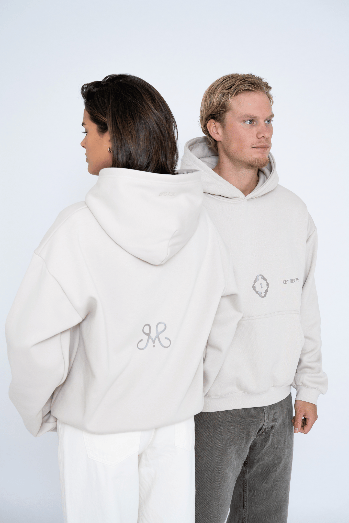 KEY MOMENTS HOODIE BEIGE