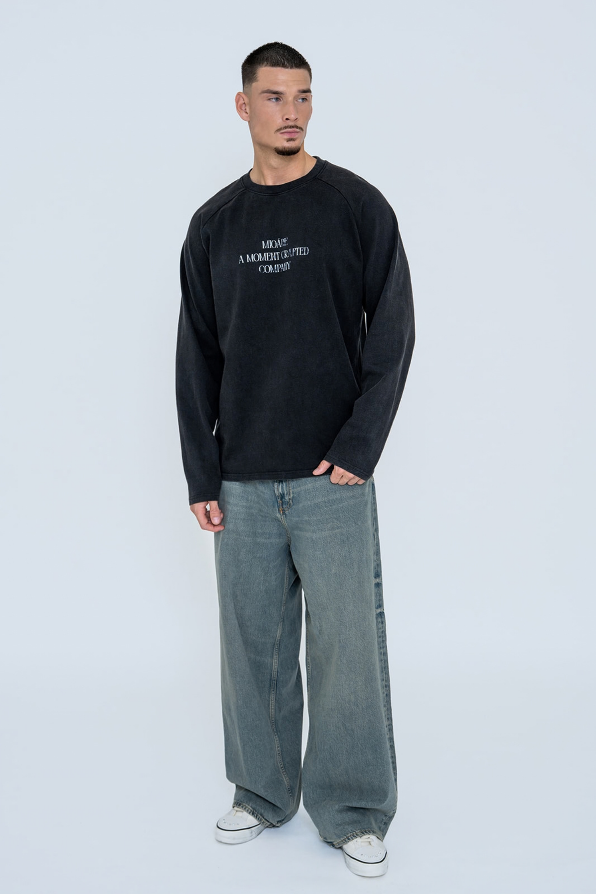 MOMENT LONGSLEEVE WASHED BLACK