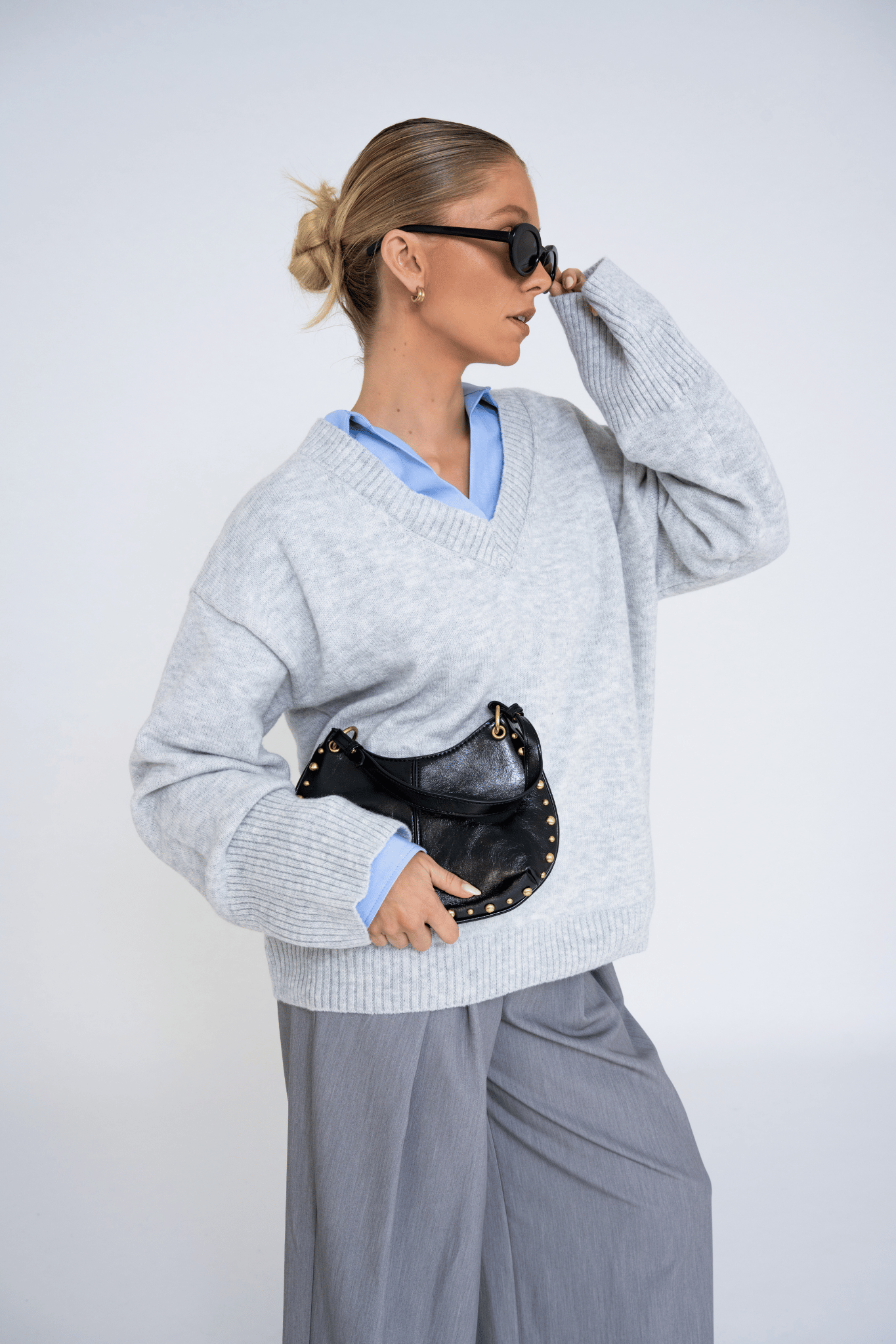 STUDDED SHOULDER BAG BLACK