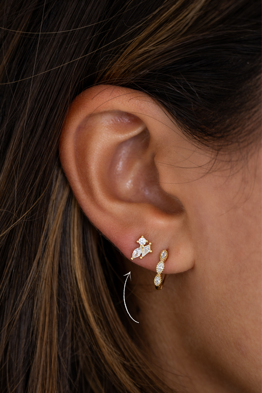 STUD EARRING