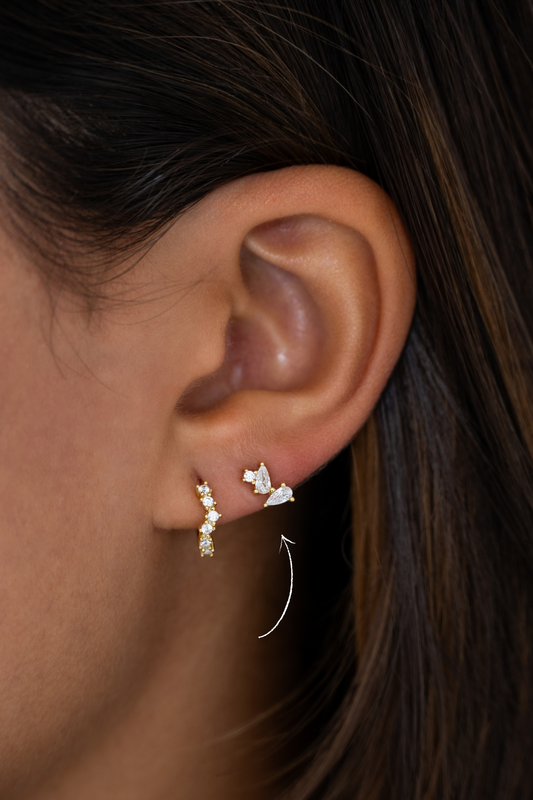 STUD EARRING