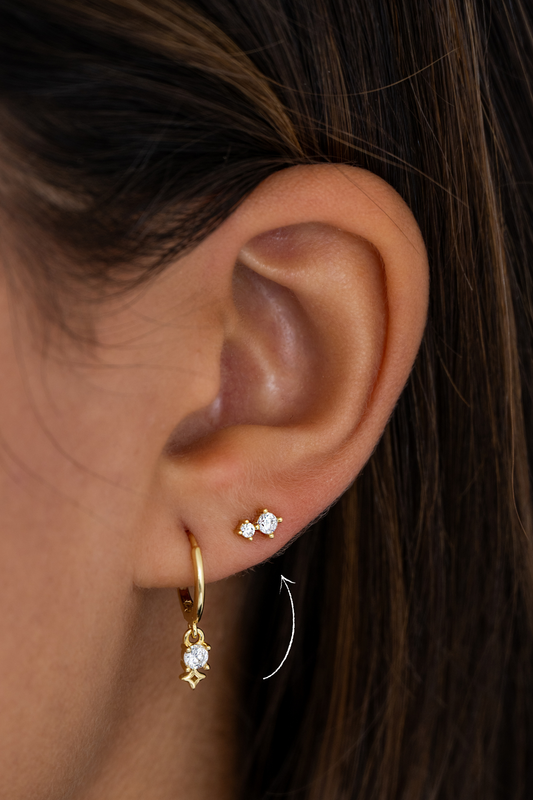 STUD EARRING