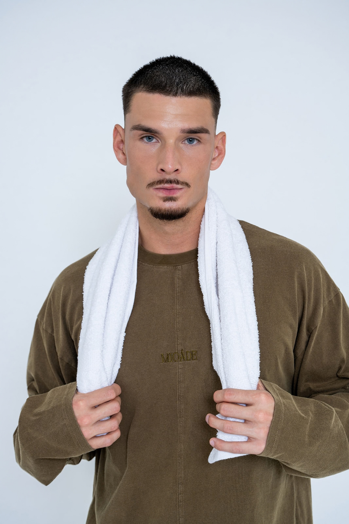 WASHED LONGSLEEVE ARMY GREEN